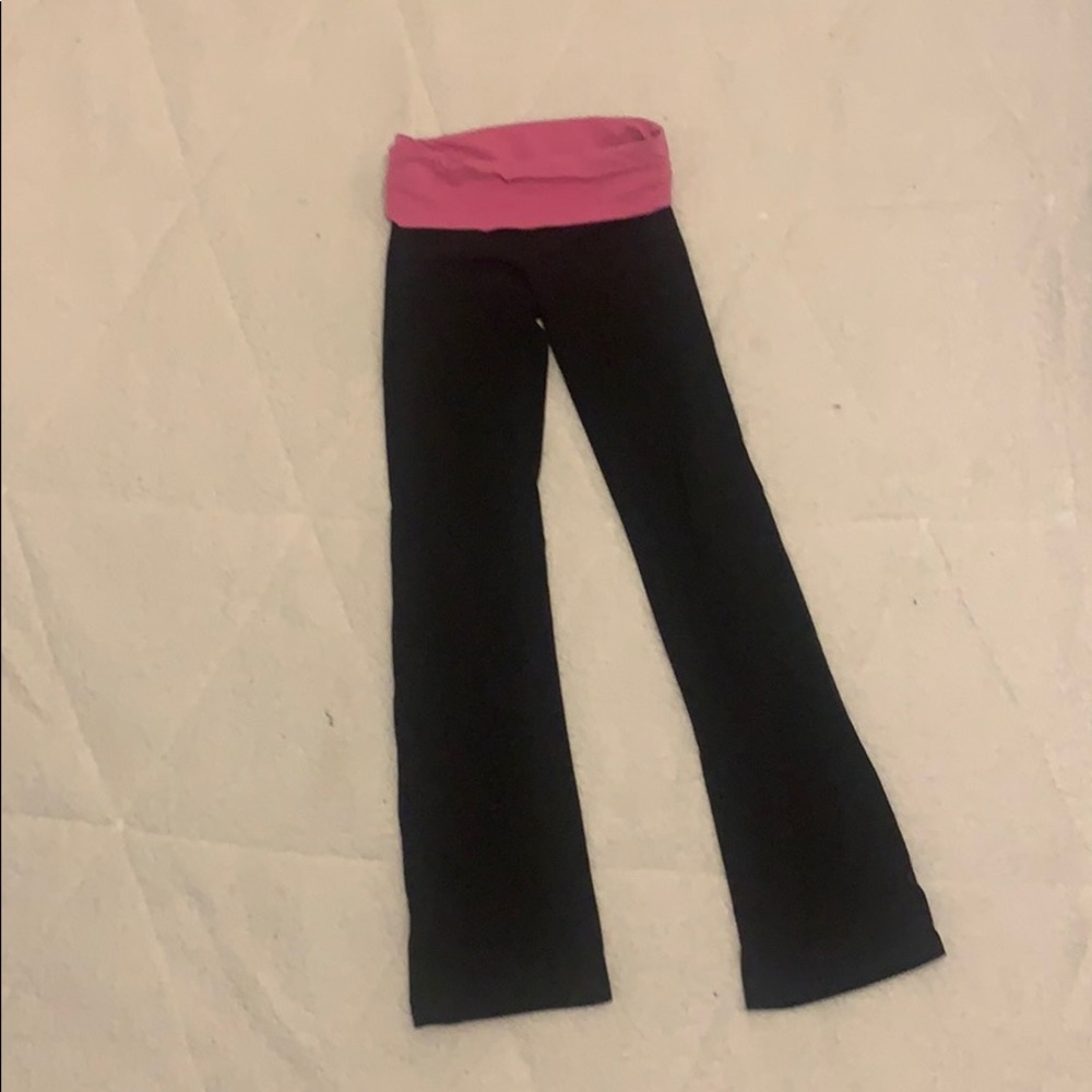 pink yoga pants